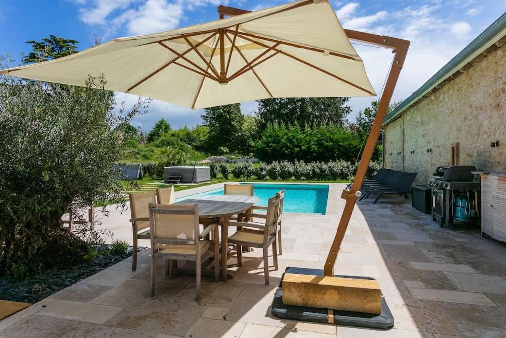 Guardian House Of Chateau Monteil With Heated Pool And Jacuzzi Villa Calviac-en-Perigord Esterno foto
